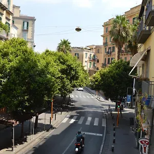 Casa Flora Al Corso , Napoli Italia